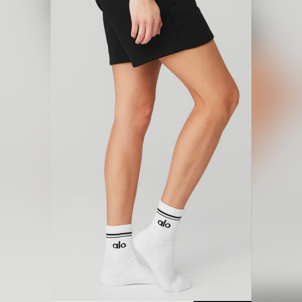 Alo Yoga Unisex Half-Crew Sock Athletic Core: White/Black Medium $34 - Picture 3 of 9